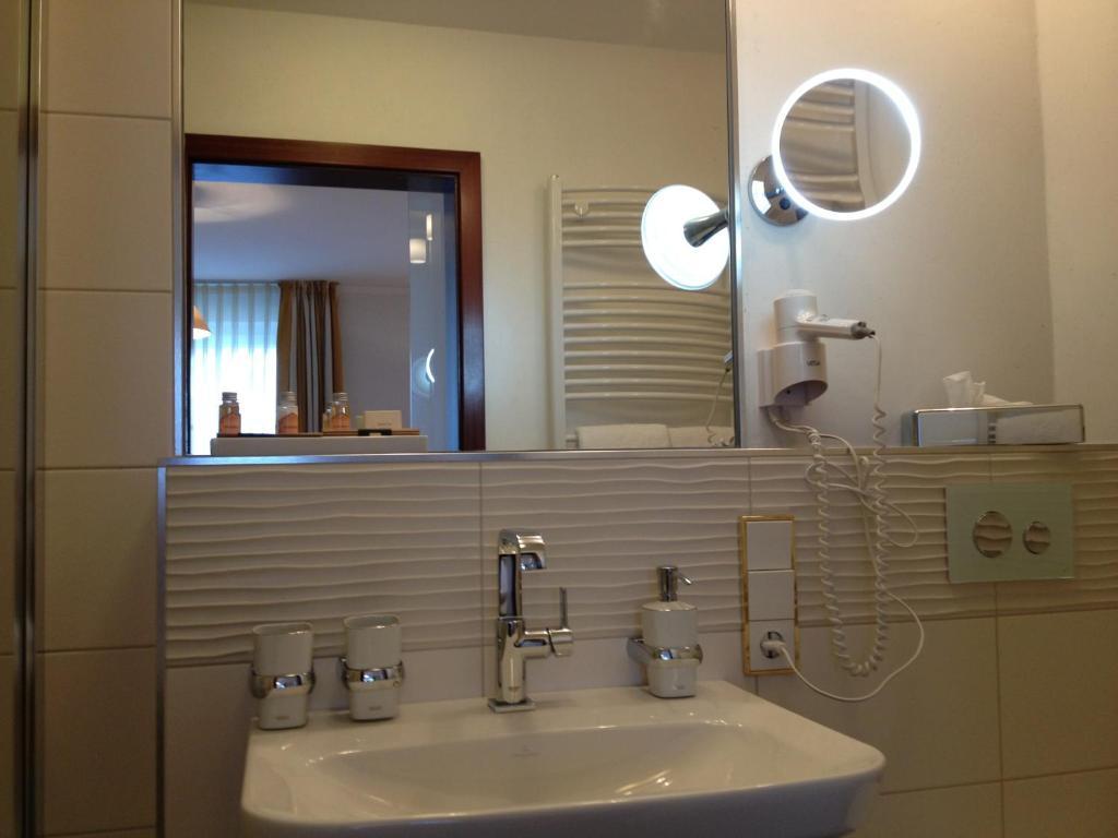 Hotel Kaiserhof Medebach Zimmer foto